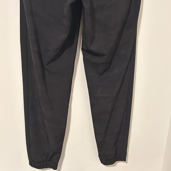 Athleta Black Camo Jogger Pant Travel Hike Athletic Size 4 - Picture 5 of 5